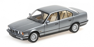 100024008 BMW 535i (E34) – 1988 – GREY METALLIC 1:18