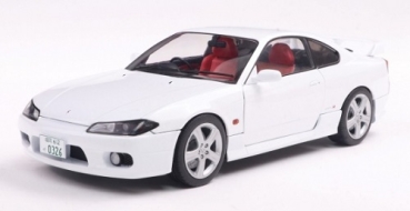 421186446	Nissan Silvia S15 Spec-R Aero 1999 Aspen white	1:18