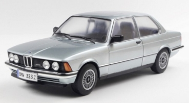 421186491	BMW 323I (E21) 1980 silver	1:18