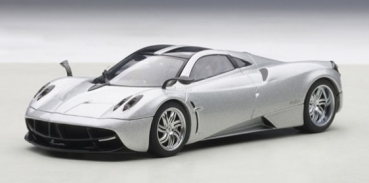 58206 PAGANI HUAYRA (METALLIC SILVER) 2011  1:43