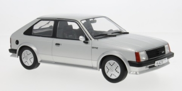 MCG18533	Opel Kadett D GTE 1983 silver	1:18