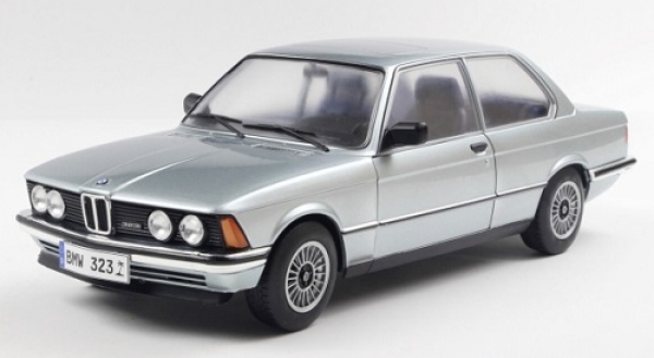 421186491	BMW 323I (E21) 1980 silver	1:18